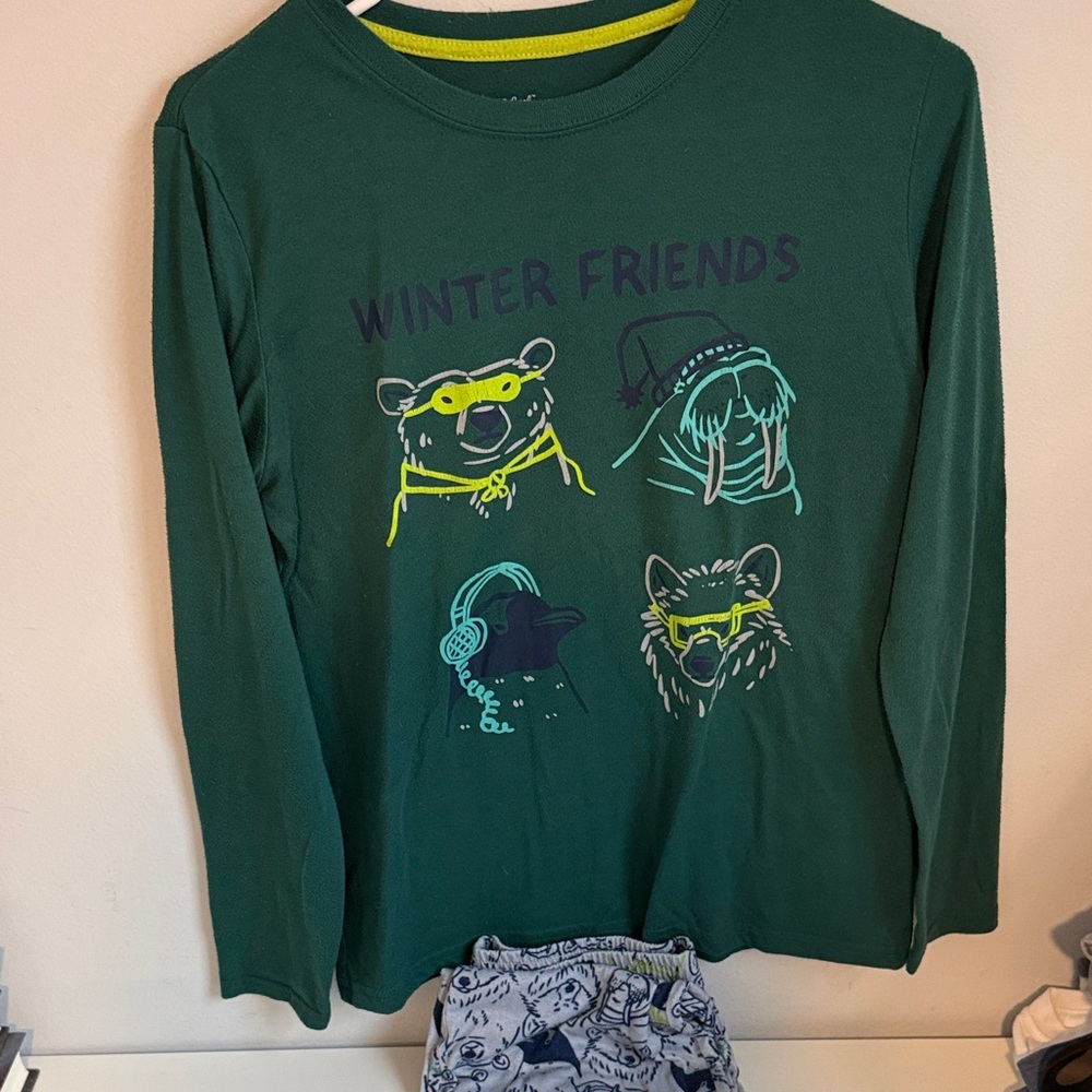 Cat & Jack Green Winter Friends Long Sleeve Pajama Set
